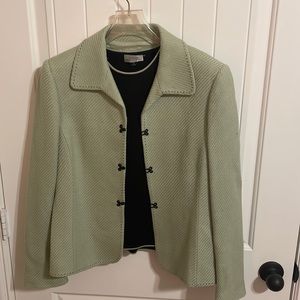 Tahari Wool Vintage Blazer (with matching black undershirt)
